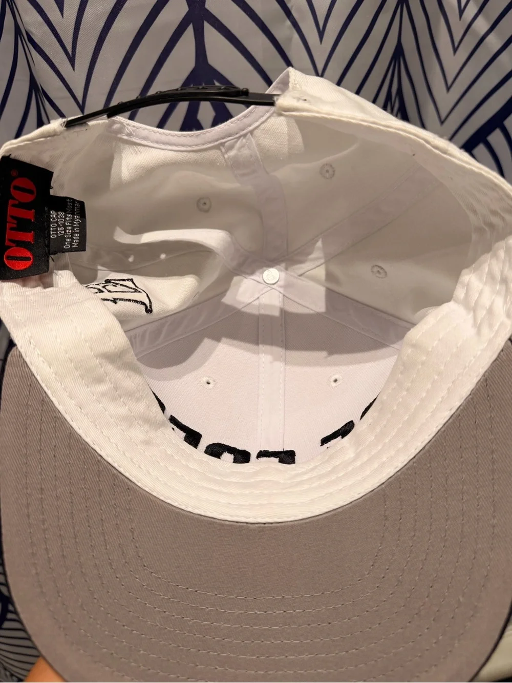 BE FREE Two-Tone Snapback Hat - White & Black